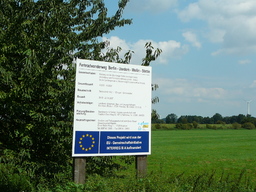 Hebe Bild 17 entlang der Bikemap-Route "Berlin - Usedom Radweg" hervor