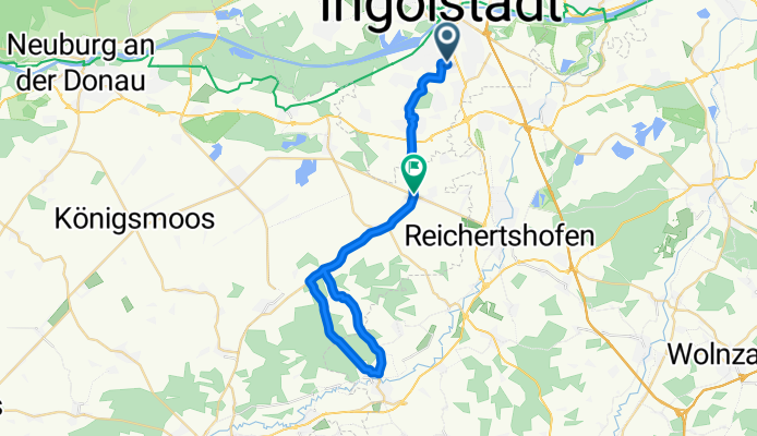 Moos mit zwei Bergen 