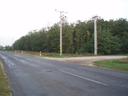 Hebe Bild 5 entlang der Bikemap-Route "Ceglédbercel-Budai út-Cegléd-Csemő-Hantháza-Pusztavacs-Dánszentmiklós-Albertirsa-Bercelcity" hervor