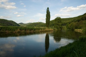 Hebe Bild 5 entlang der Bikemap-Route "2-tages Rundtour-Witzenhausen-Wanfried-Creuzburg-Wichmannshausen-Niederhone-Witzenhausen" hervor