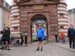 Hebe Bild 14 entlang der Bikemap-Route "Kultur-Radler: vom Neckar zum Main und wieder an den Neckar" hervor