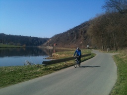 Hebe Bild 4 entlang der Bikemap-Route "Prague-Dresden" hervor