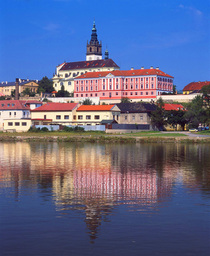 Hebe Bild 15 entlang der Bikemap-Route "Prague-Dresden" hervor