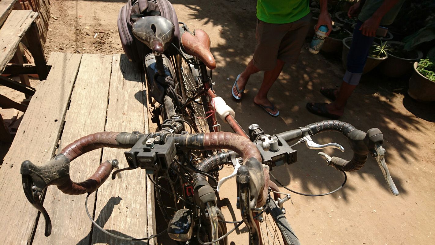 bike tour through Nyaung-U