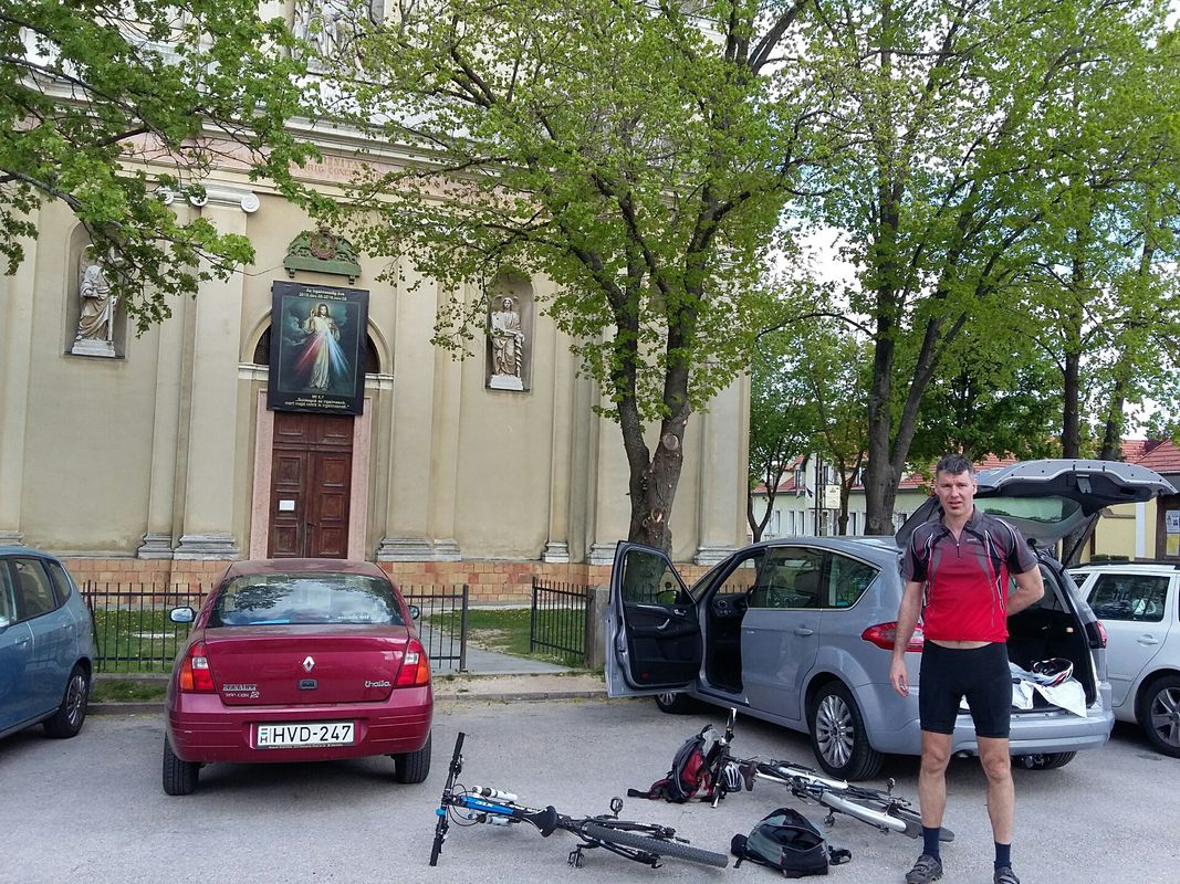 Long bike tour through Csákvár
