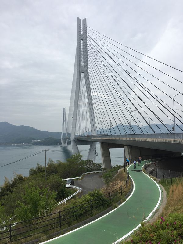 Lengthy bike tour from 尾道市 to 今治市