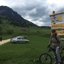 ride through Zărneşti