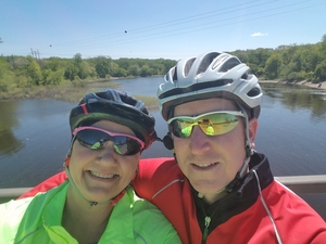 Hebe Bild 6 entlang der Bikemap-Route "family ride 13.11 miles" hervor