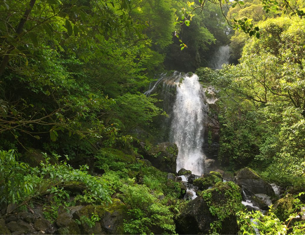 平和の滝
