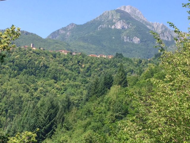 Garfagnana. Vergemoli-Eremo di Calomini-Grotta del Vento