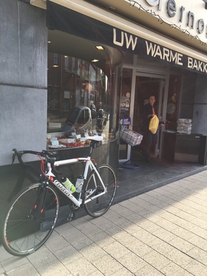 Hebe Bild 1 entlang der Bikemap-Route "Lengthy bike tour through Tilburg" hervor Hebe Bild 1 entlang der Bikemap-Route "Lengthy bike tour through Tilburg" hervor