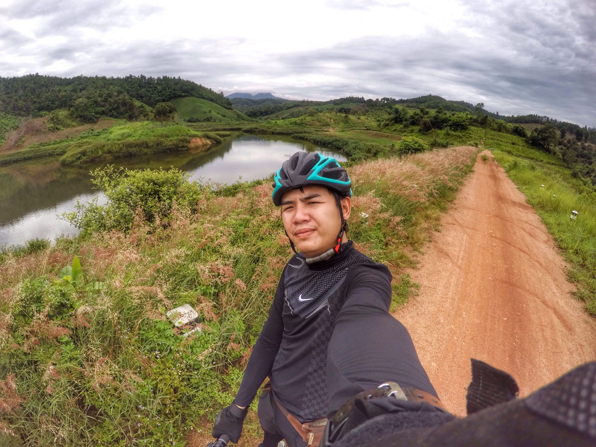 Short bike tour from ศรีดงเย็น to แม่ข่า