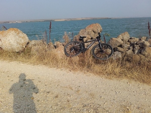 Hebe Bild 3 entlang der Bikemap-Route "Tură matinală la lacul Tasaul part 1" hervor