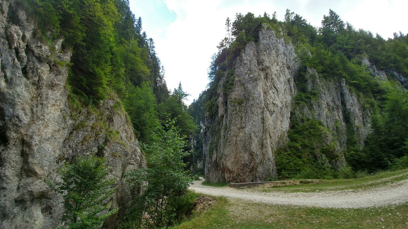 Botorog, Magura, Table, Prapastii