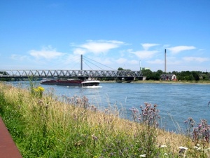 Hebe Bild 66 entlang der Bikemap-Route "2016 Summer Bike Tour" hervor