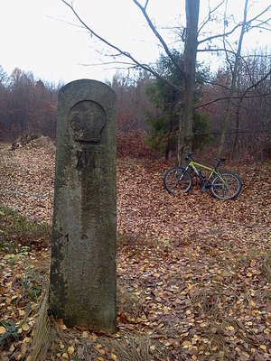 Hebe Bild 8 entlang der Bikemap-Route "Białogród i słupy graniczne" hervor Hebe Bild 8 entlang der Bikemap-Route "Białogród i słupy graniczne" hervor