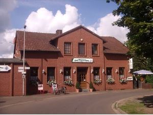 Hebe Bild 6 entlang der Bikemap-Route "Minden-Petershagen-Wietersheim-Minden" hervor