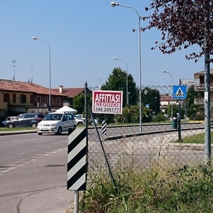 Hebe Bild 12 entlang der Bikemap-Route "Bike Tour from Baruchella to Treviso" hervor