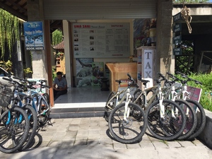 Hebe Bild 1 entlang der Bikemap-Route "Long ride from 04-10-16 13:23" hervor