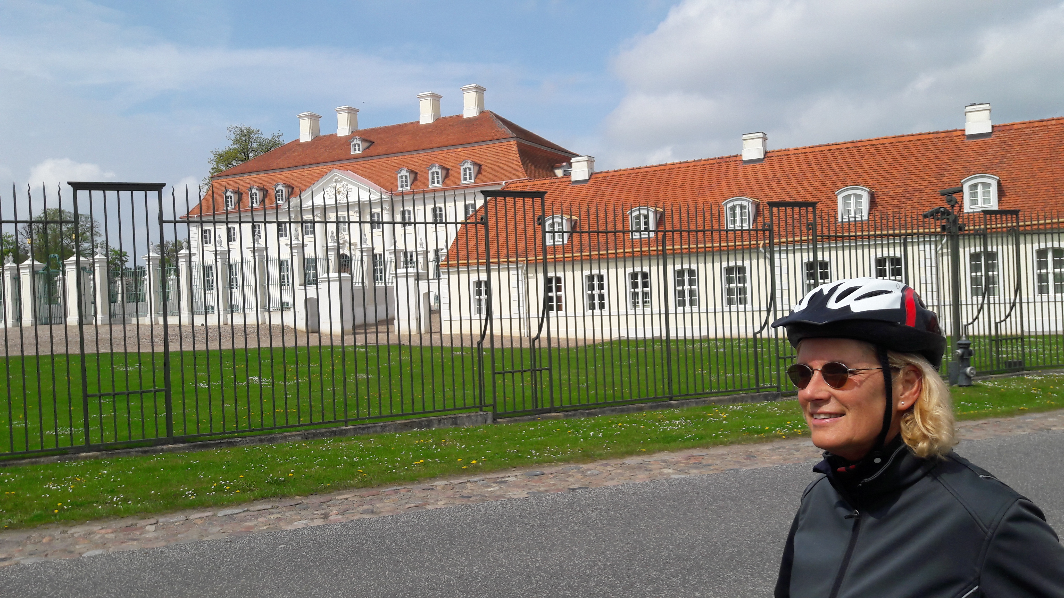Hebe Bild 1 entlang der Bikemap-Route "Schloß Meseberg" hervor