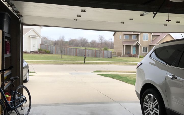 Hebe Bild 1 entlang der Bikemap-Route "Brief ride through Urbandale" hervor Hebe Bild 1 entlang der Bikemap-Route "Brief ride through Urbandale" hervor