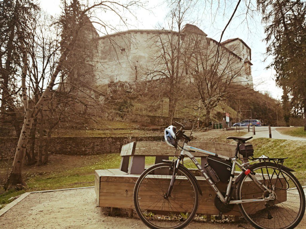 Čez Pokljuko na Bled