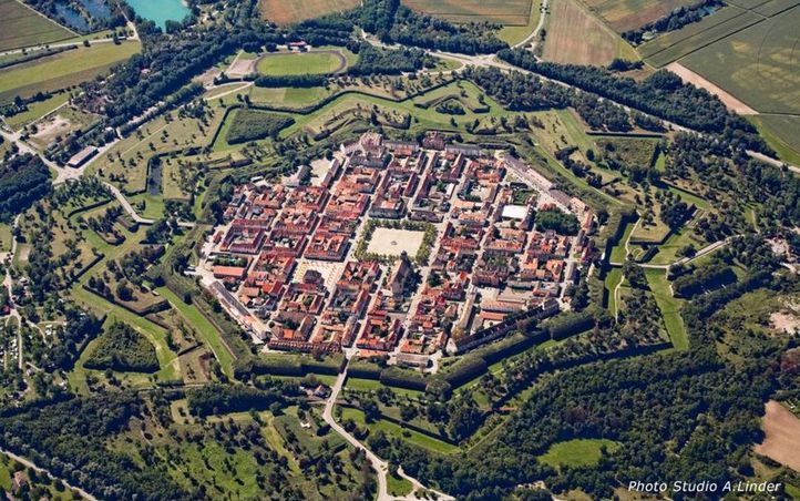 Hebe Bild 2 entlang der Bikemap-Route "1 Basel Geiswasser" hervor