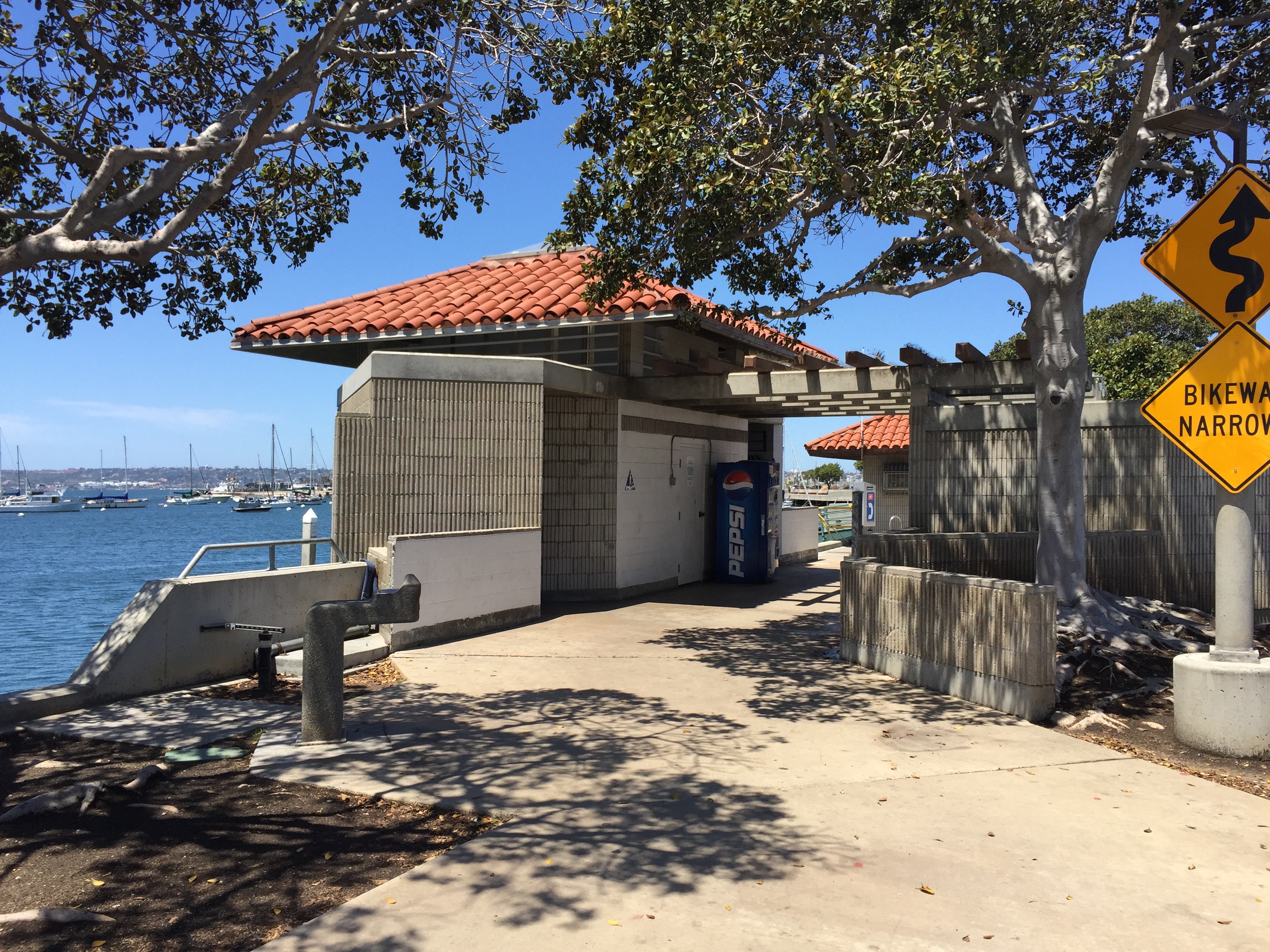 Hebe Bild 32 entlang der Bikemap-Route "The Inaugural Founding Fathers Slow Step Ride" hervor