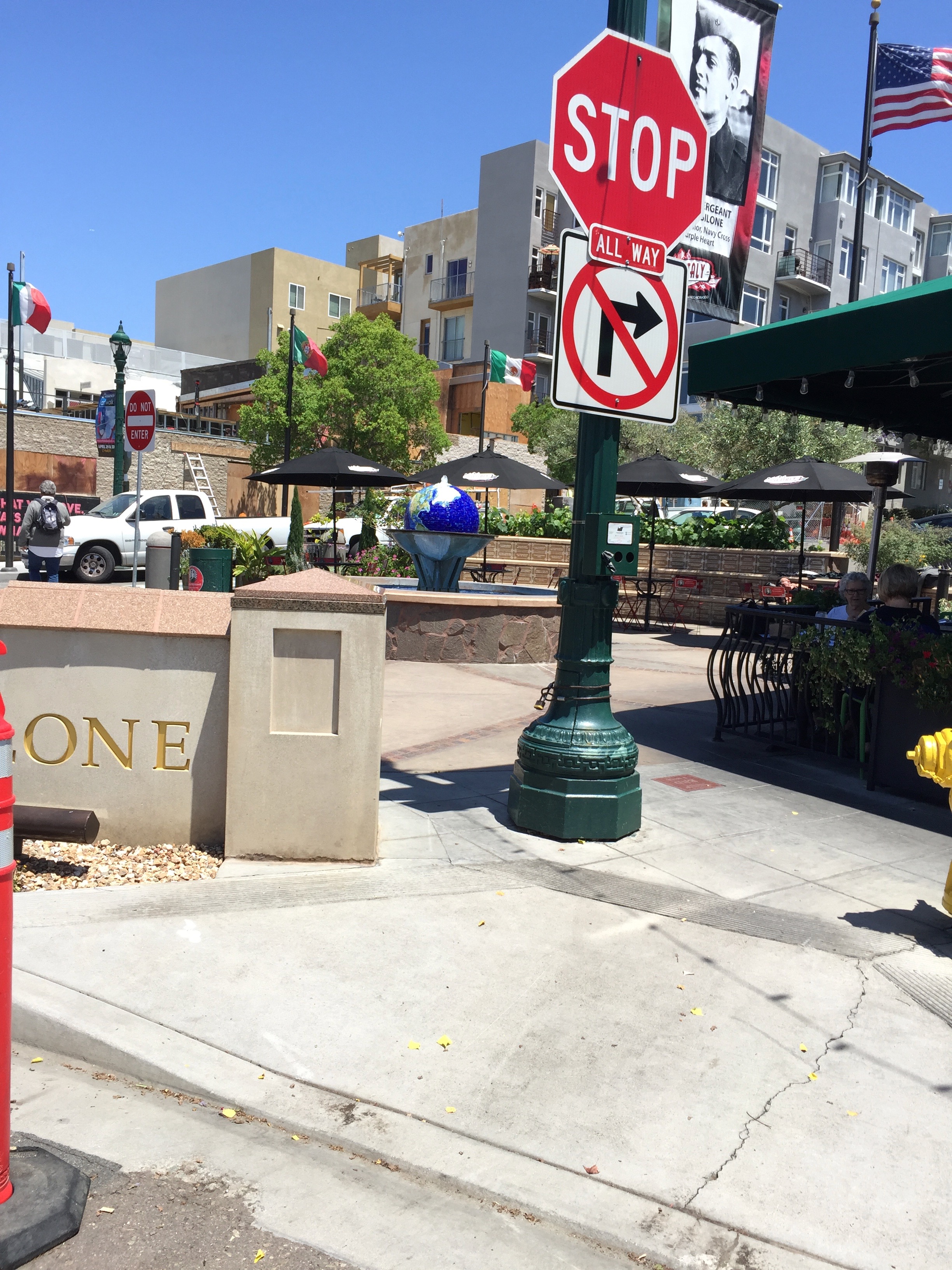 Hebe Bild 35 entlang der Bikemap-Route "The Inaugural Founding Fathers Slow Step Ride" hervor