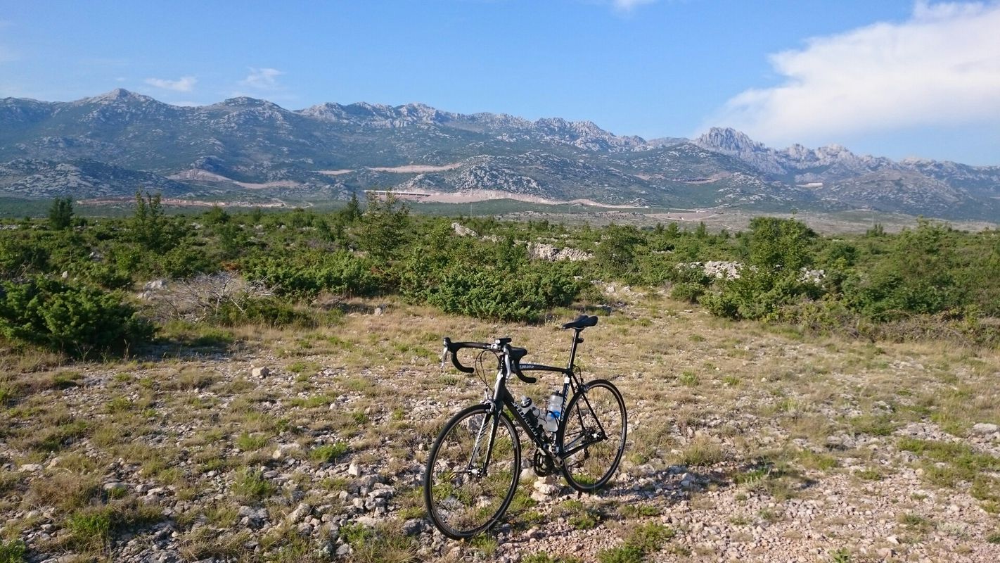 Lengthy bike tour through Mandre