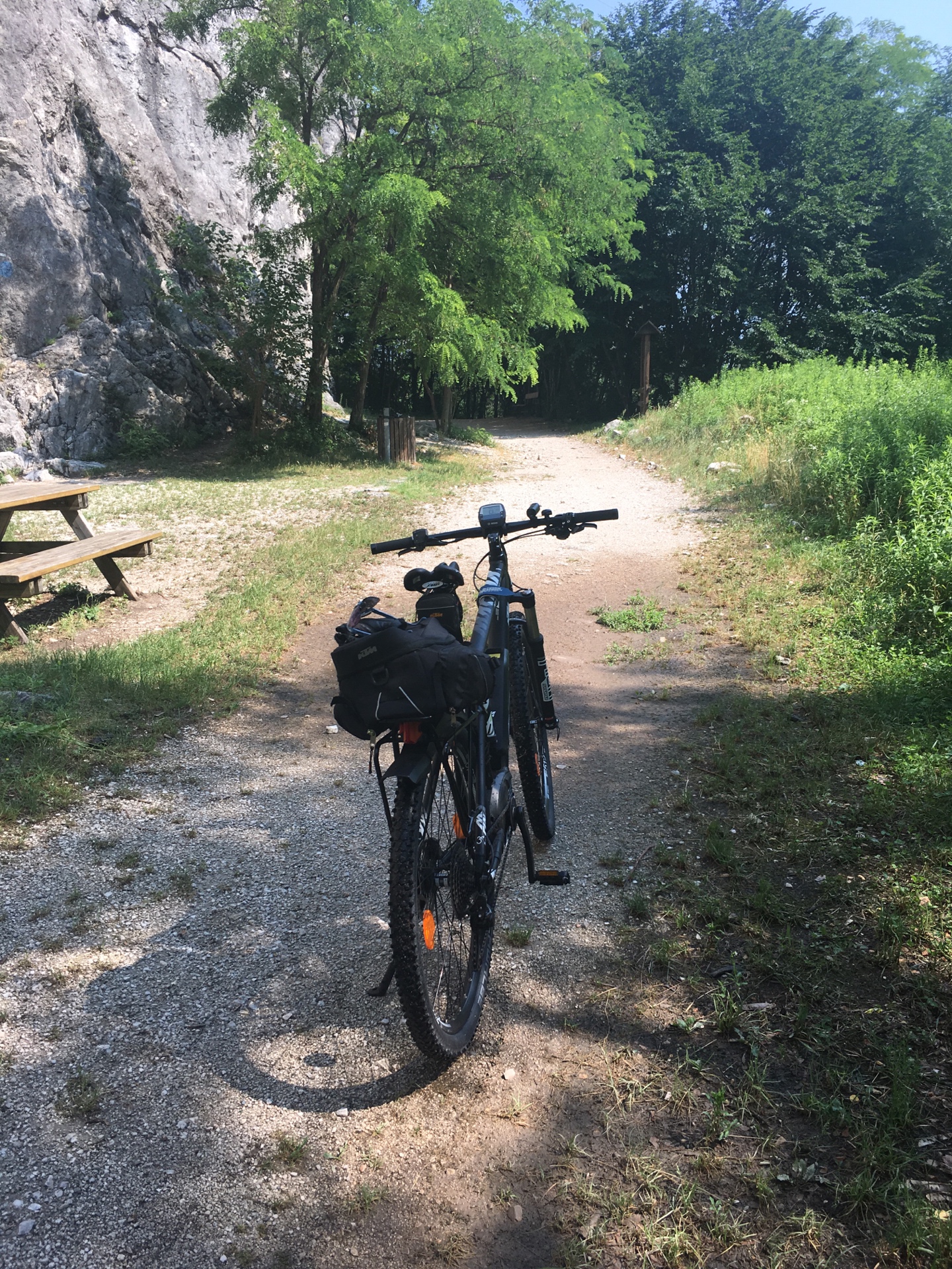 Hebe Bild 2 entlang der Bikemap-Route "ride from 22/06/17, 11:44" hervor