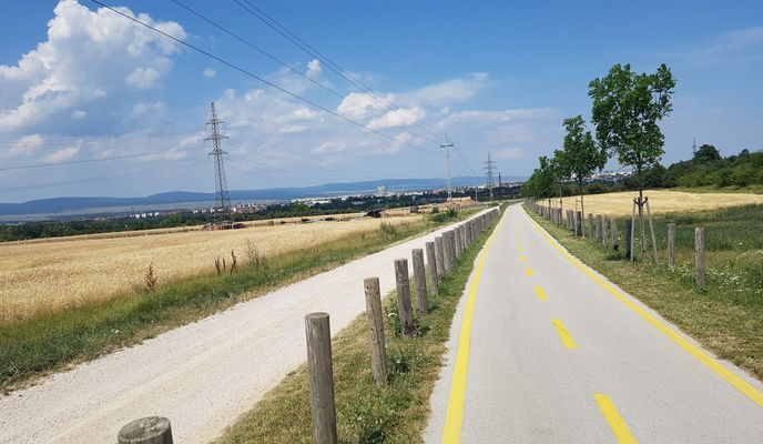 Photo 2 de l’itinéraire Bikemap « B.füred-Tótvázsony-Nemesvámos-Veszprém-B.kenese »