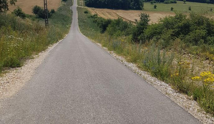 Photo 1 de l’itinéraire Bikemap « B.füred-Tótvázsony-Nemesvámos-Veszprém-B.kenese »