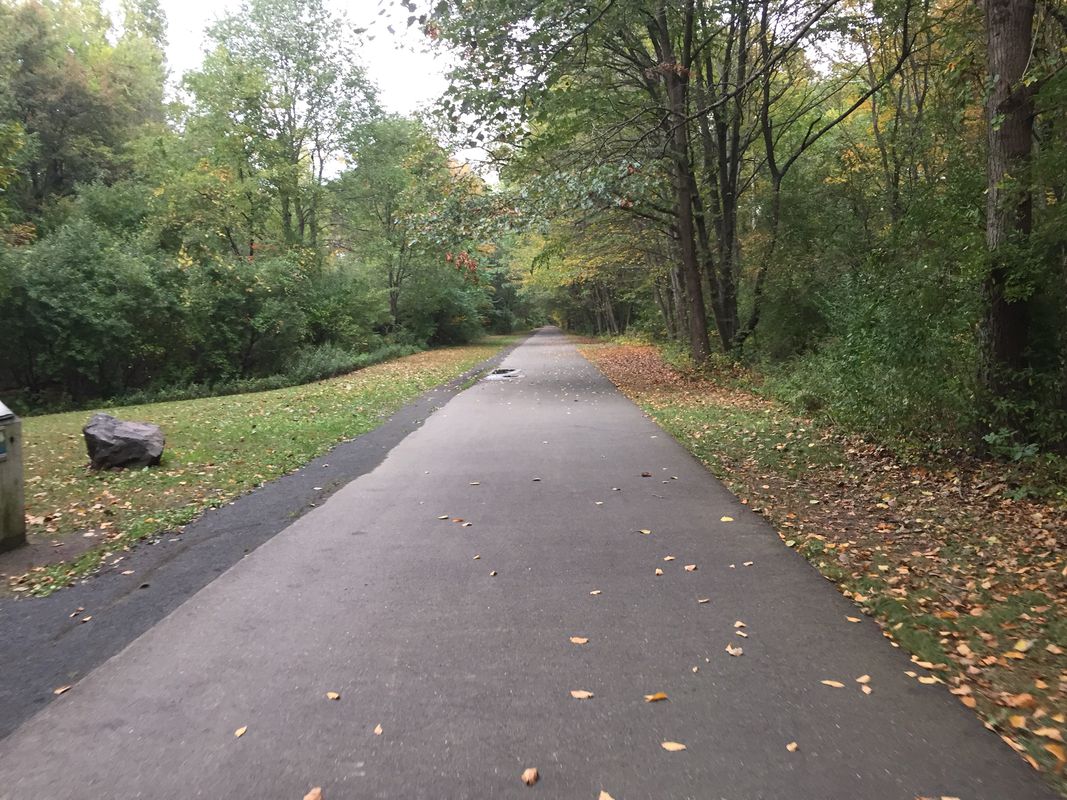 Southward to Bridge on Farmington Canal Trail