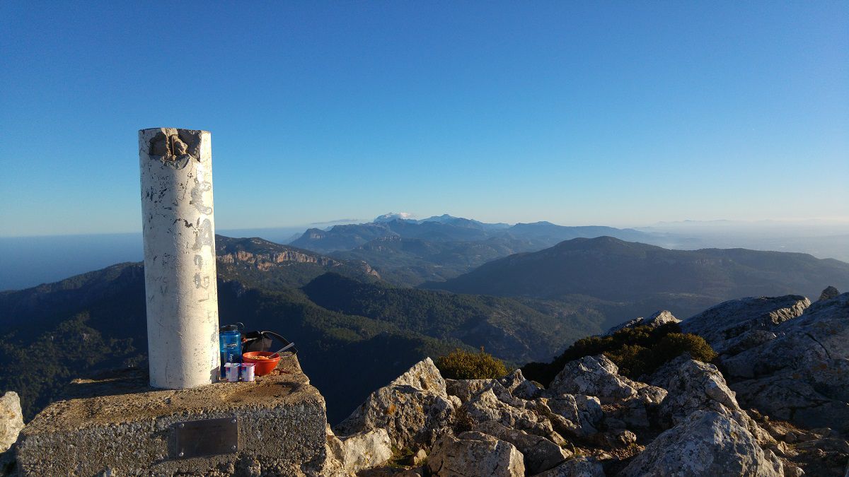 Mallorca a peu: puig de Galatzó per la font des Pi