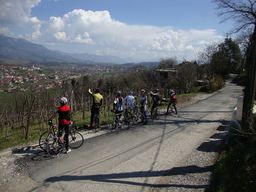 Hebe Bild 8 entlang der Bikemap-Route "KRAS 2010 " hervor