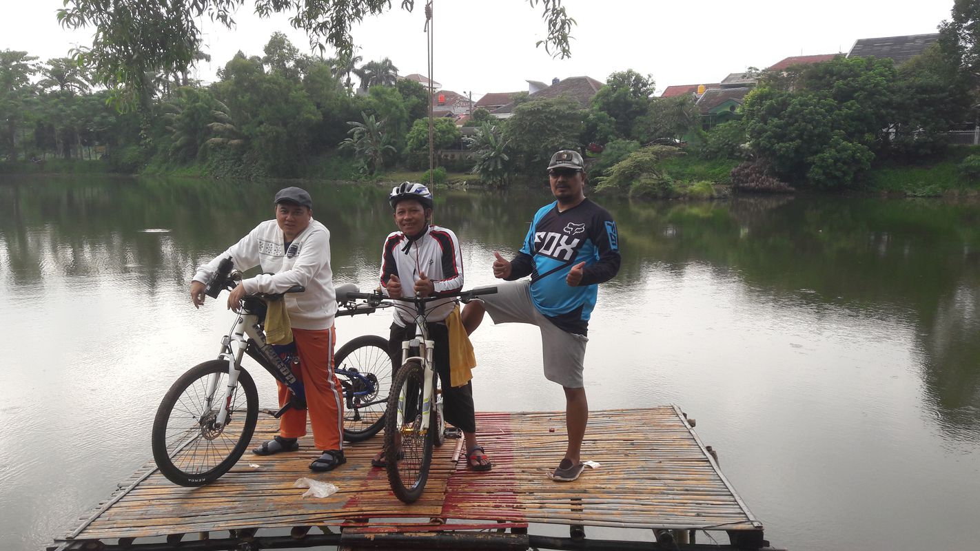 jalur pondok petir