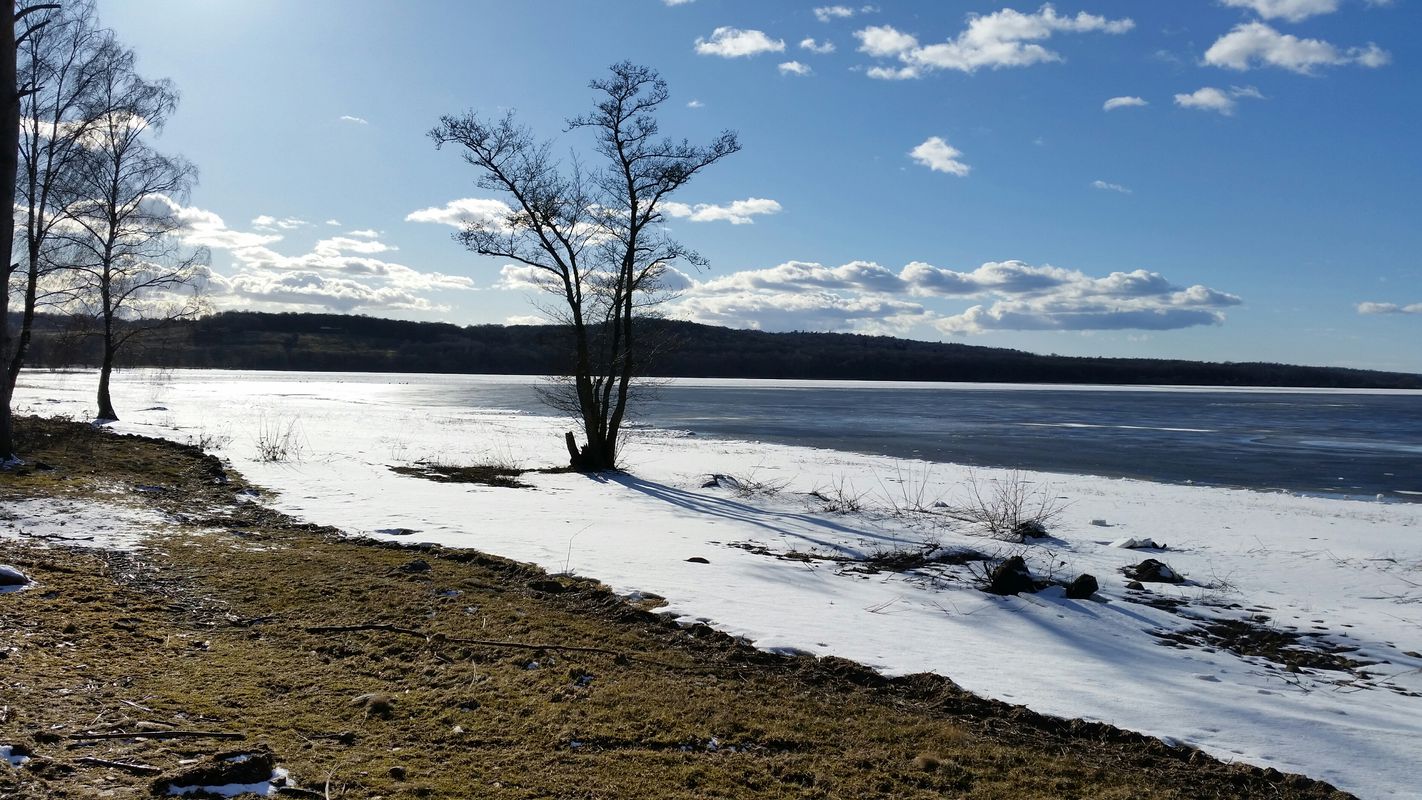 Half frozen Finjasjön