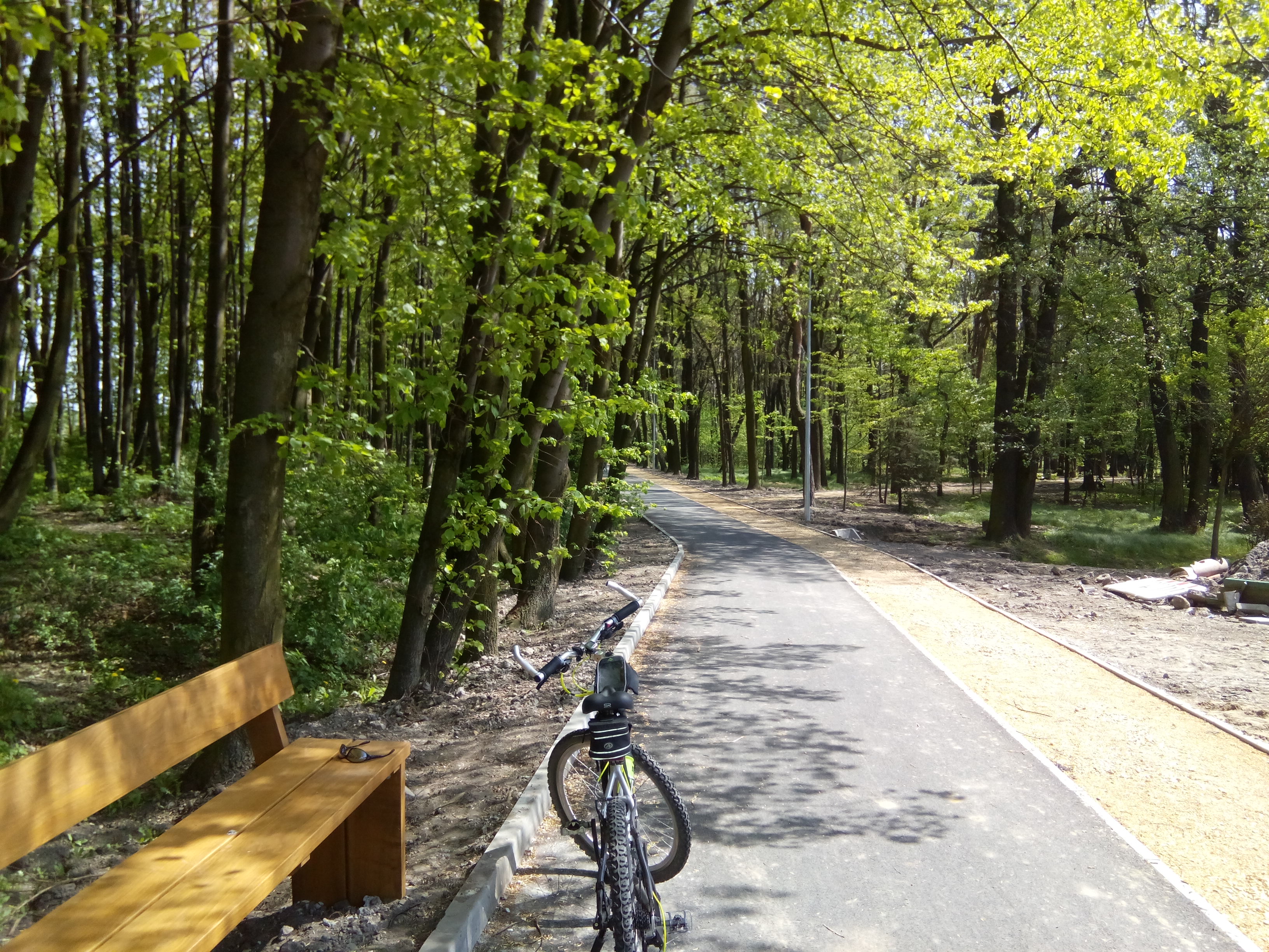 Hebe Bild 2 entlang der Bikemap-Route "2018/07 3 Stawy" hervor Hebe Bild 2 entlang der Bikemap-Route "2018/07 3 Stawy" hervor