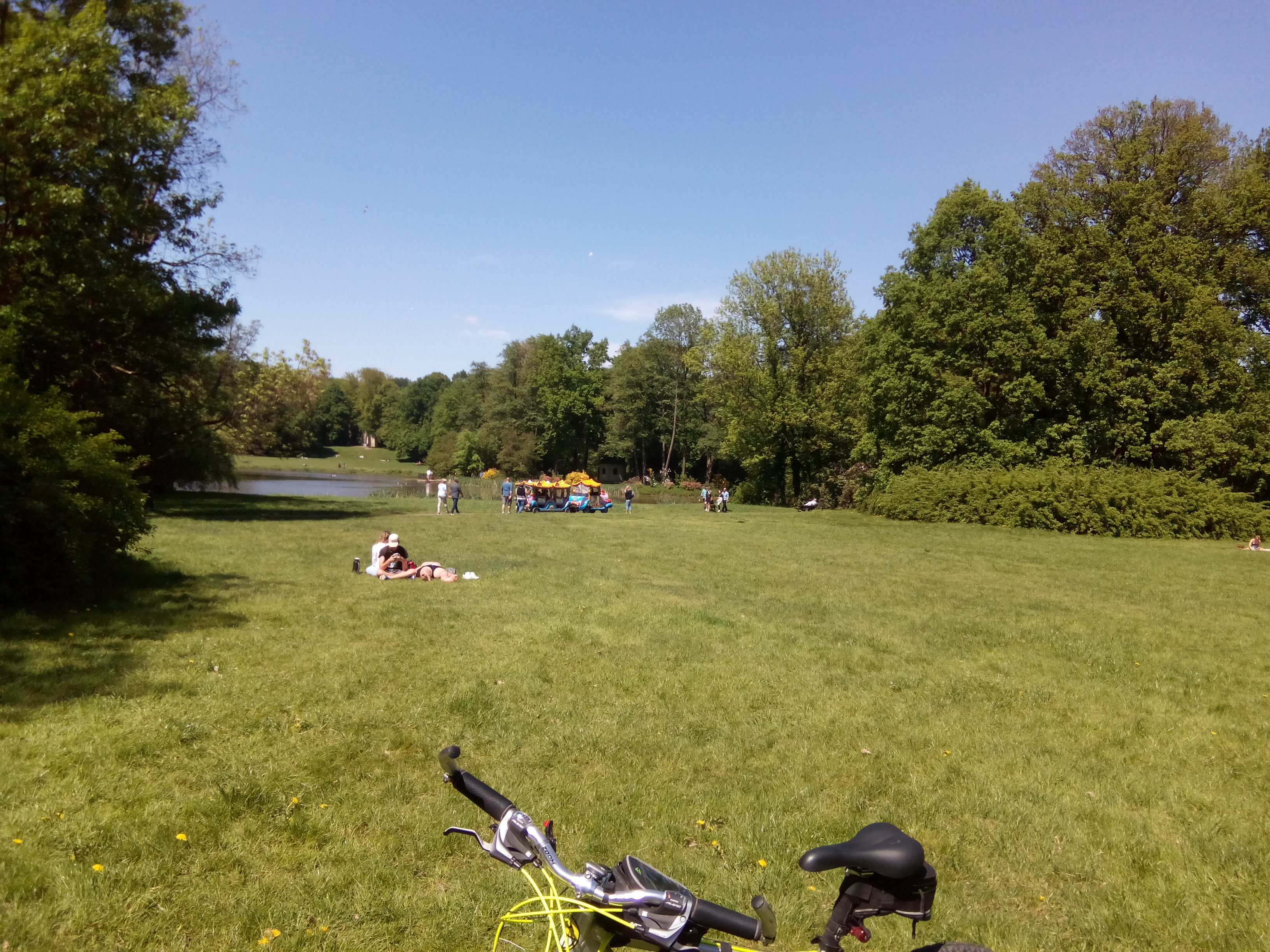 Hebe Bild 3 entlang der Bikemap-Route "2018/10 Palast und Schlosspark in Pless Ducal Palace in Pszczyna" hervor Hebe Bild 3 entlang der Bikemap-Route "2018/10 Palast und Schlosspark in Pless Ducal Palace in Pszczyna" hervor