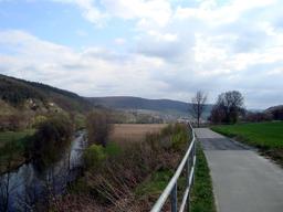 Hebe Bild 22 entlang der Bikemap-Route "10.04.10 Ilmtal-Salle-Radwanderweg zurück über Jena [Bilder]" hervor