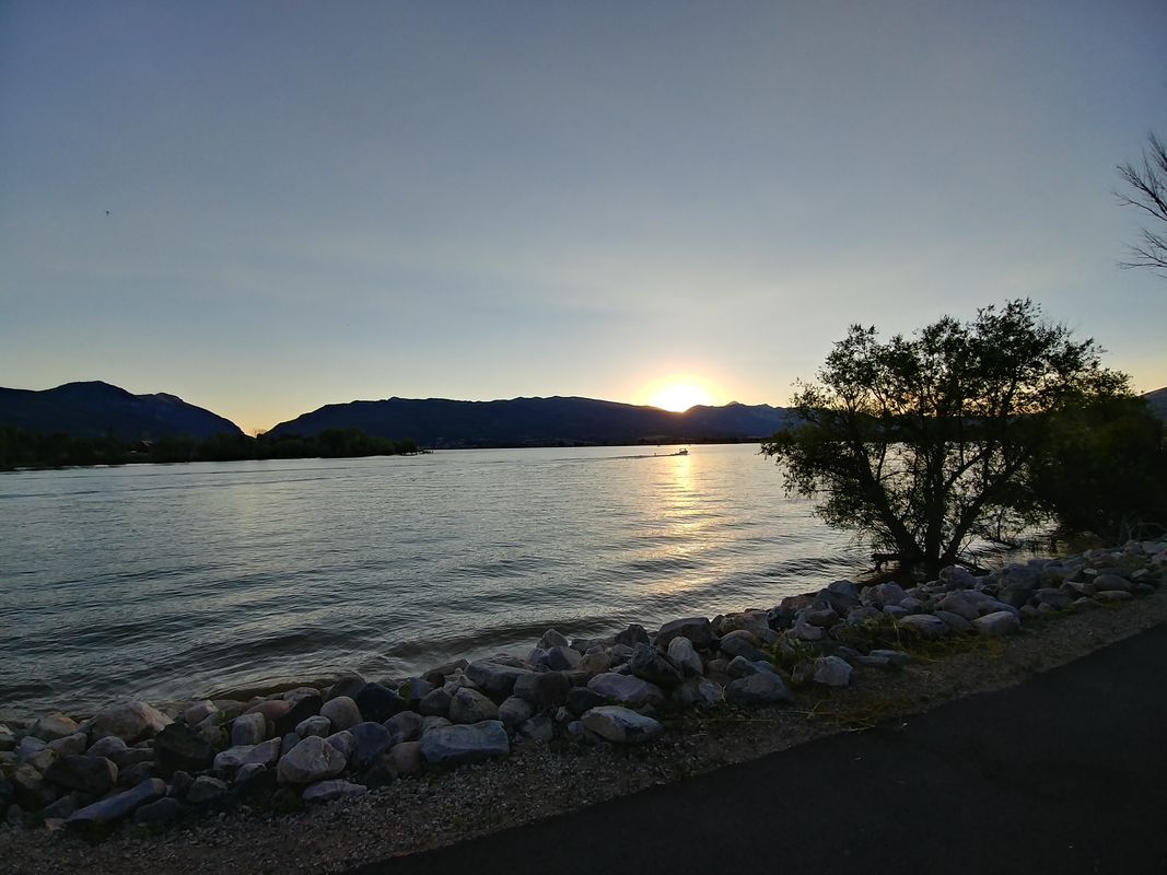 Pineview Parkway