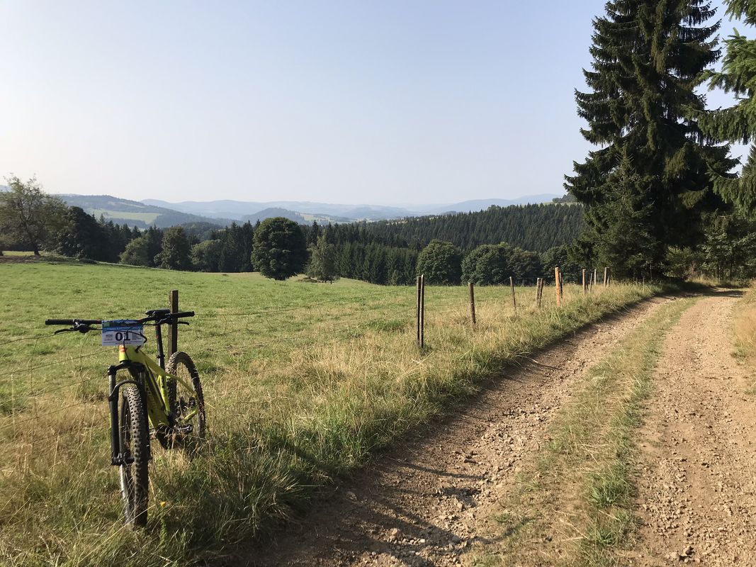 SKILAND - PAPRSEK - PĚCHOTNÍ SRUBY