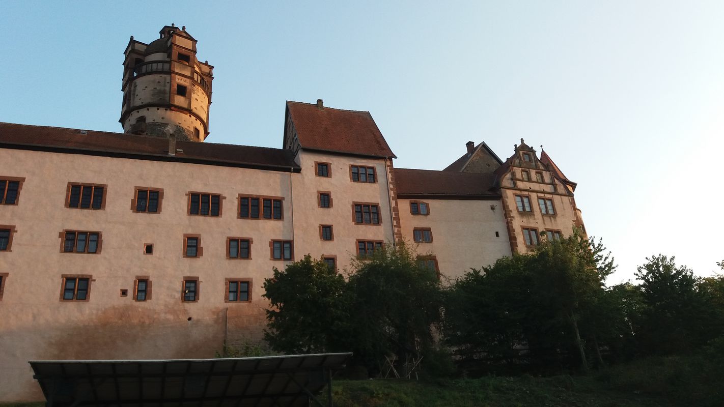 von Hinbach zur Ronneburg