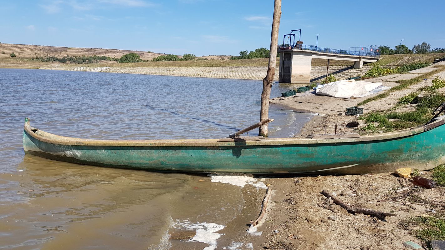ocol lacul fantanele pe jos