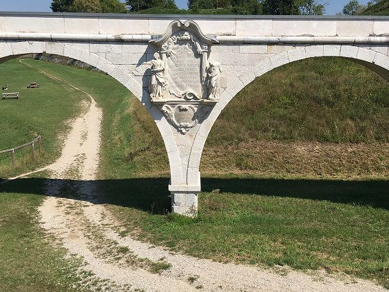 08 - ITINERARIO ALLA SCOPERTA DEL COLLIO/ ROUTE ZUR ENTDECKUNG DES COLLIO-GEBIETES / DISCOVERY ROUTE THROUGH THE COLLIO REGION