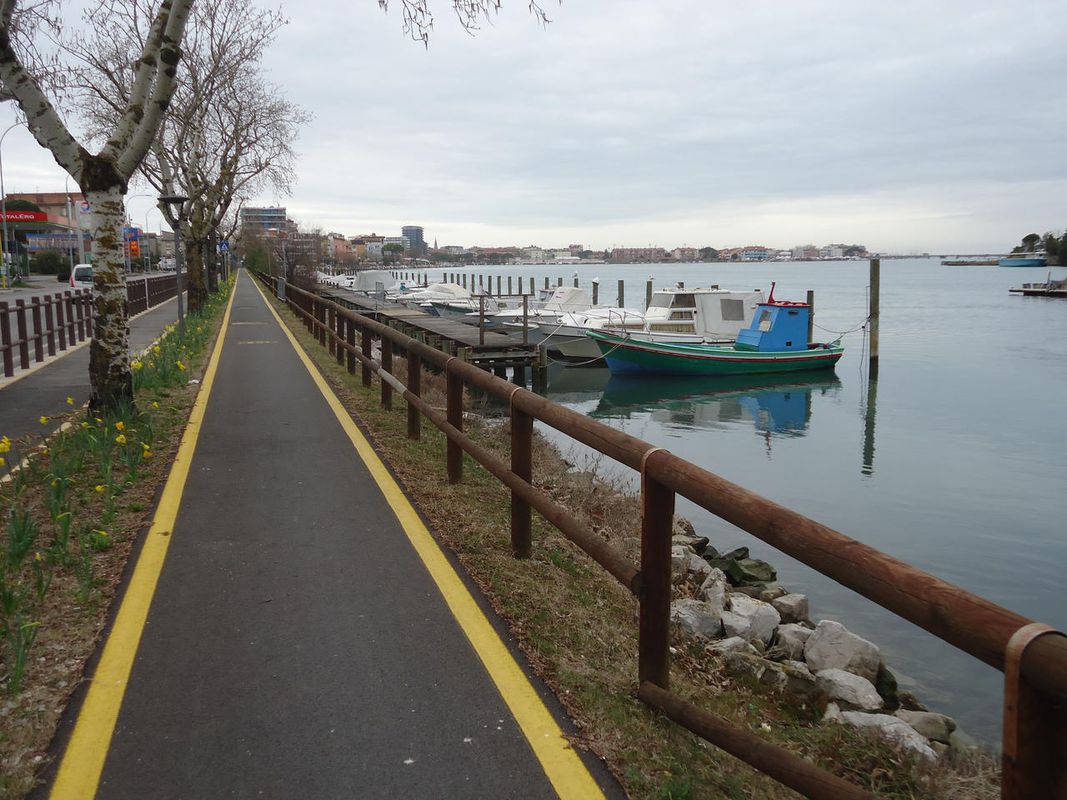 Da Aquileia al mare lungo i canali