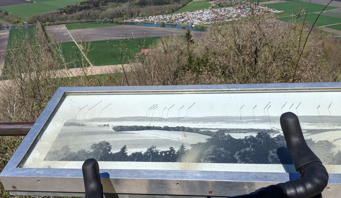 Foto 2 der Bikemap-Route "Rund um den Murtensee inkl. Mont Vully (Fribourg-Mont Vully-Courtepin)" Foto 2 der Bikemap-Route "Rund um den Murtensee inkl. Mont Vully (Fribourg-Mont Vully-Courtepin)"