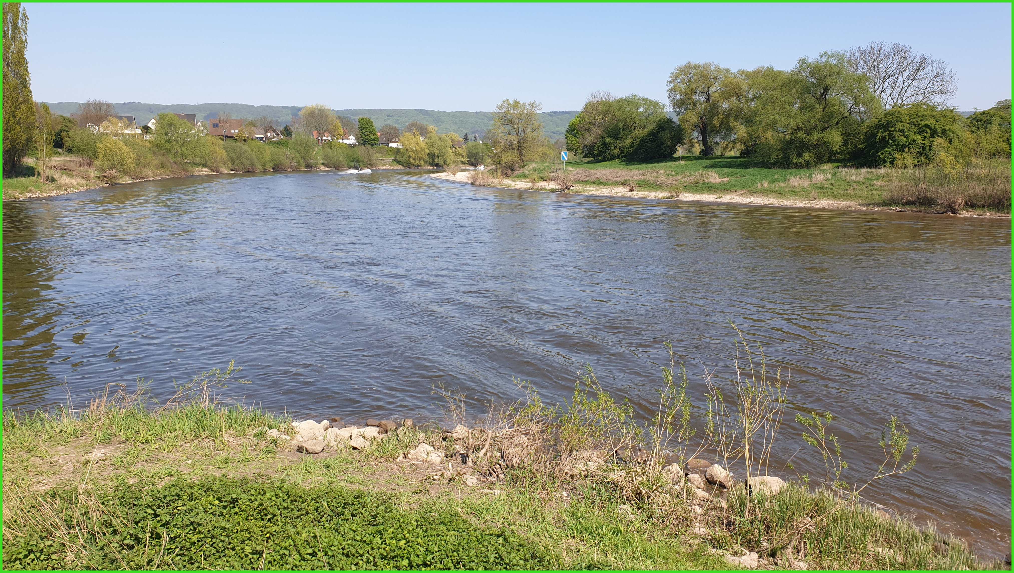 Hebe Bild 1 entlang der Bikemap-Route "Weser abwärts Hess. Oldendorf - Minden" hervor