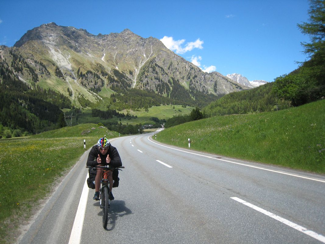 Zürich-Vaduz-Chur-St.Moritz-Chiavenna-Como-Milan-Bergamo